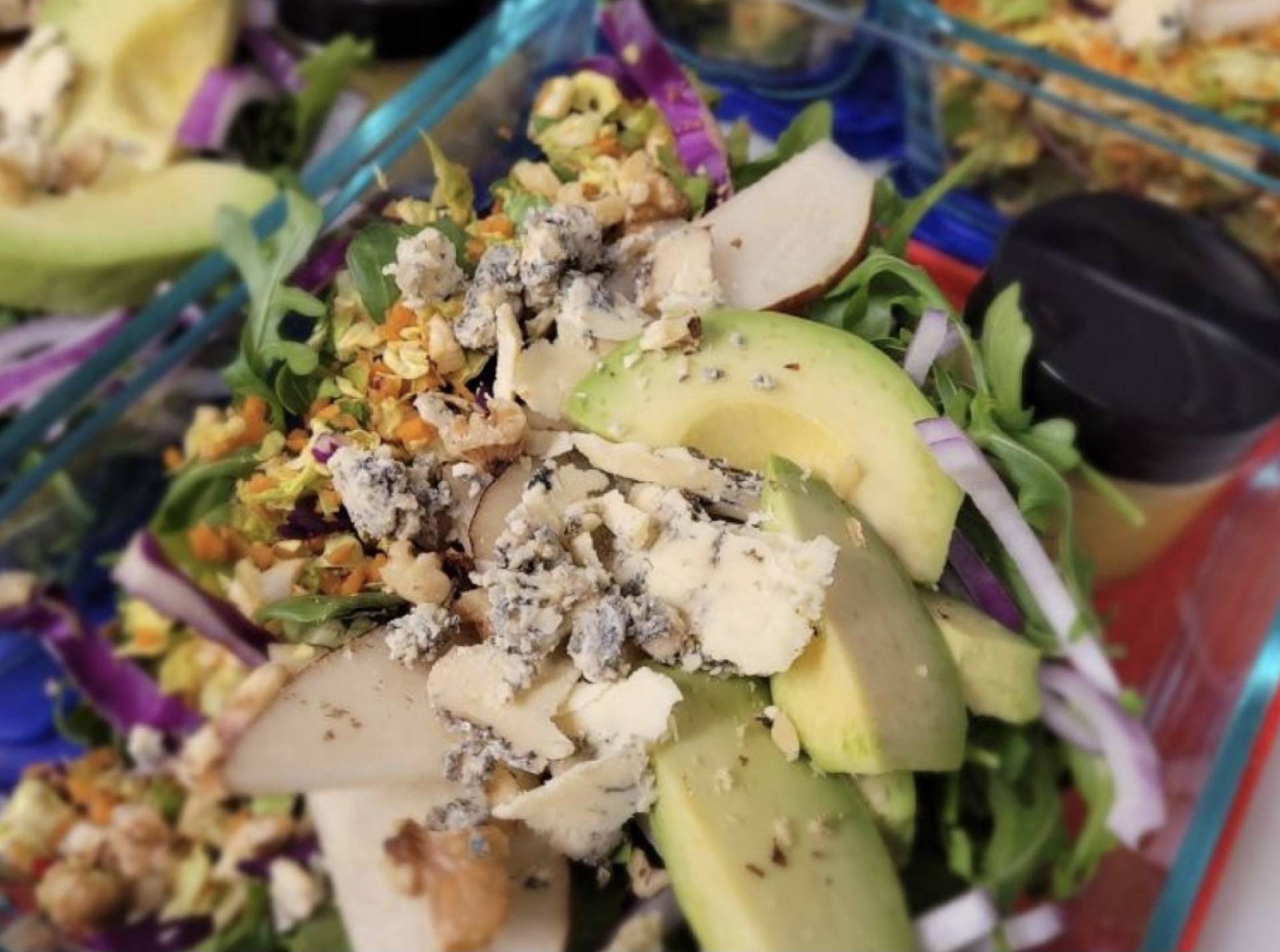 Pear Gorgonzola Salad with Misty Knoll Chicken