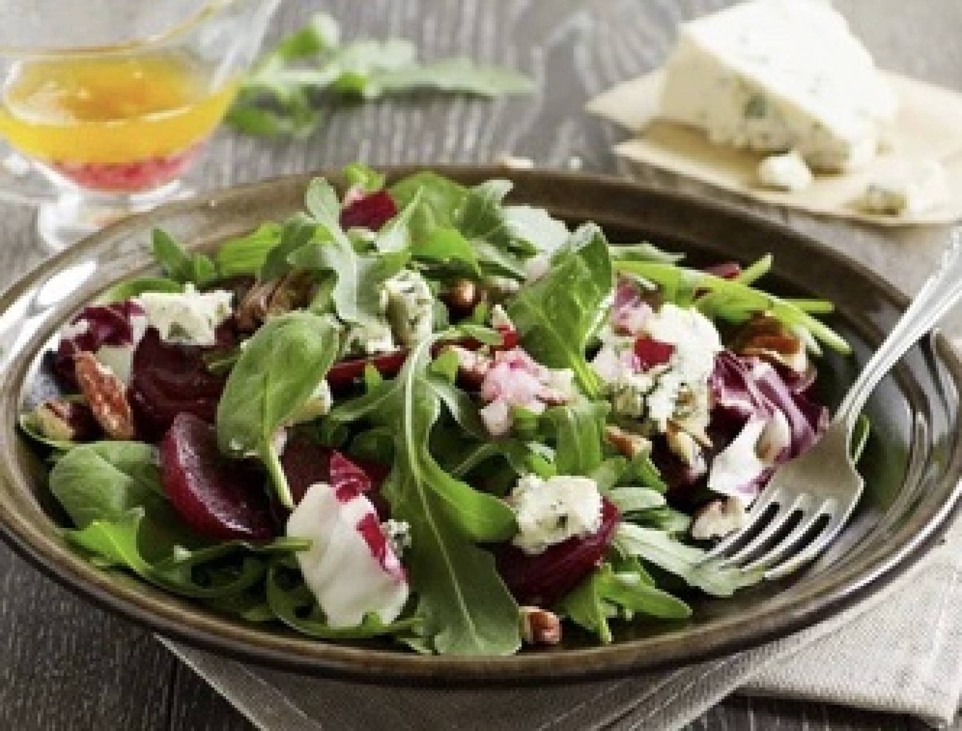 Beet Blue Cheese Salad with Tempeh