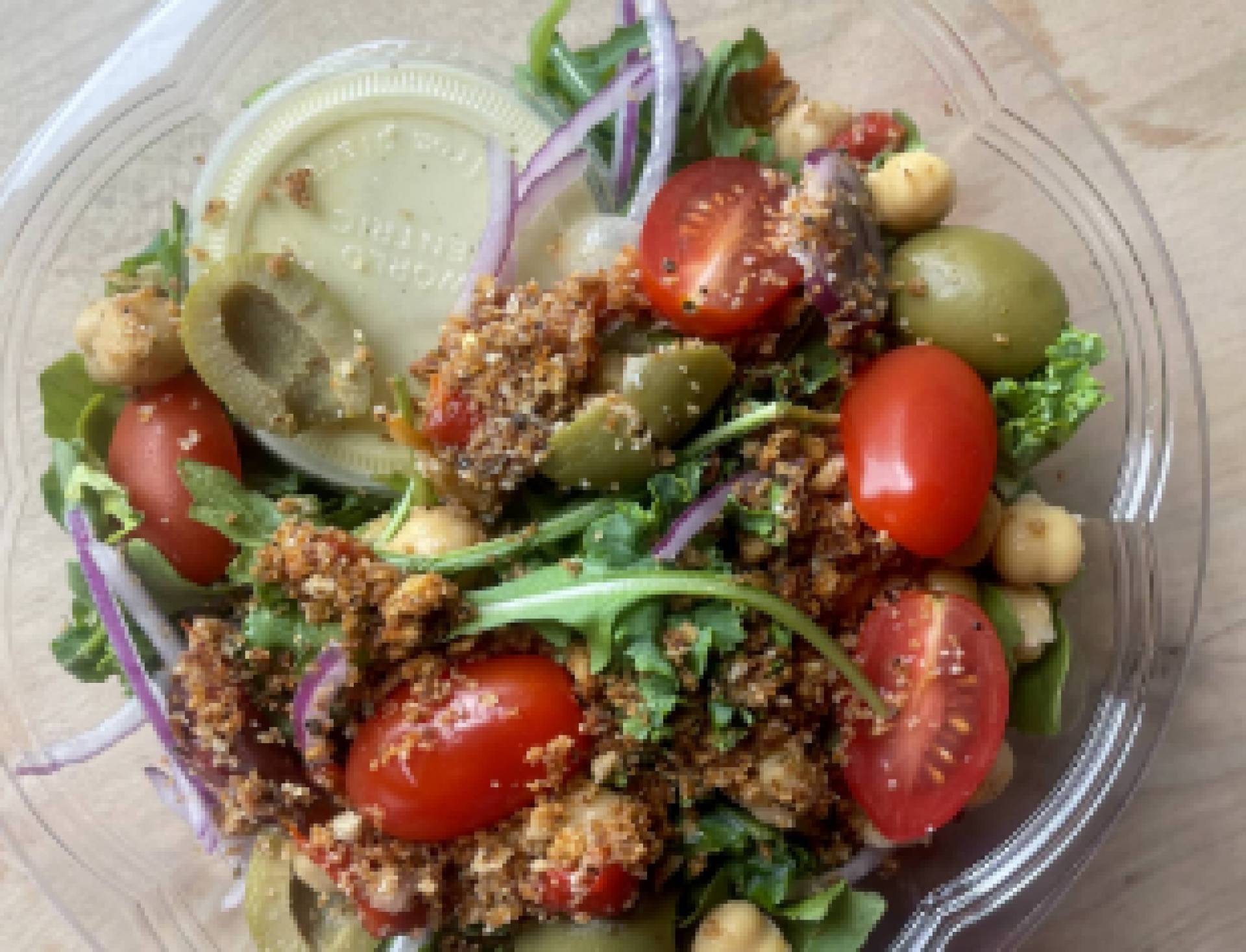 Italian salad with Tempeh